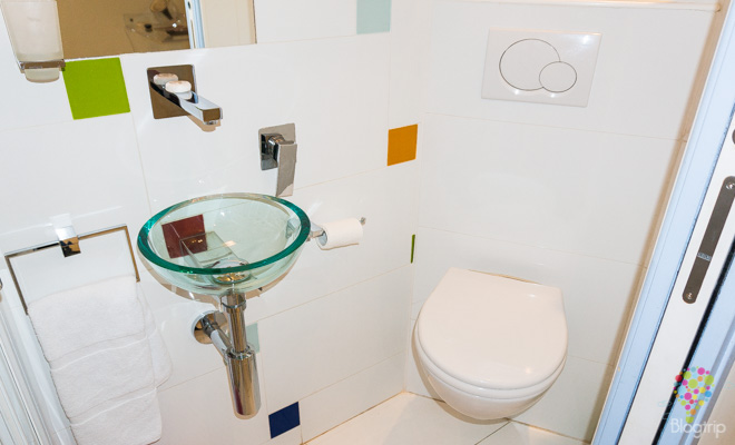 Sala de baño hotel Ideal séjour, Cannes en el sur de Francia