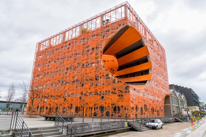 "Cube orange", El cubo naranja en la Confluence Lyon